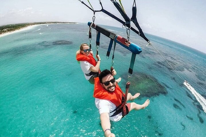  Parasailing and Flyboarding Experience in Uvero Alto - Photo 1 of 4